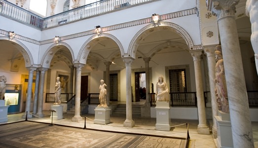Il Museo del Bardo non riapre per motivi di sicurezza, e intanto l’Italia cancella un po’ di debito tunisino Il Museo del Bardo non riapre per motivi di sicurezza, e intanto l’Italia cancella un po’ di debito tunisino
